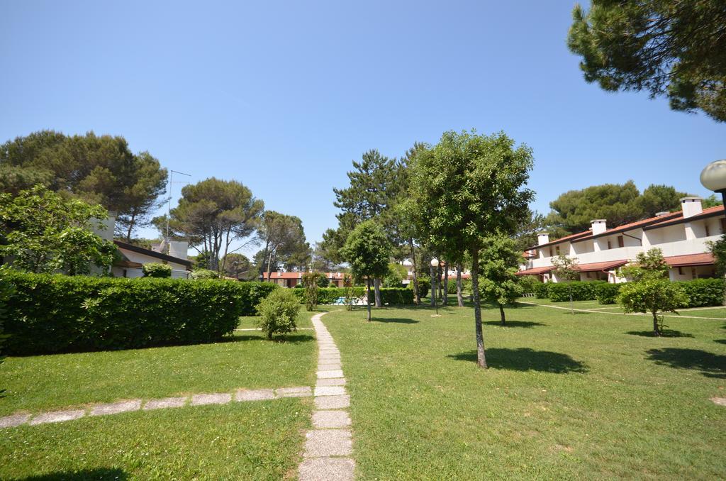 Villaggio Club Dei Pini Bibione Buitenkant foto