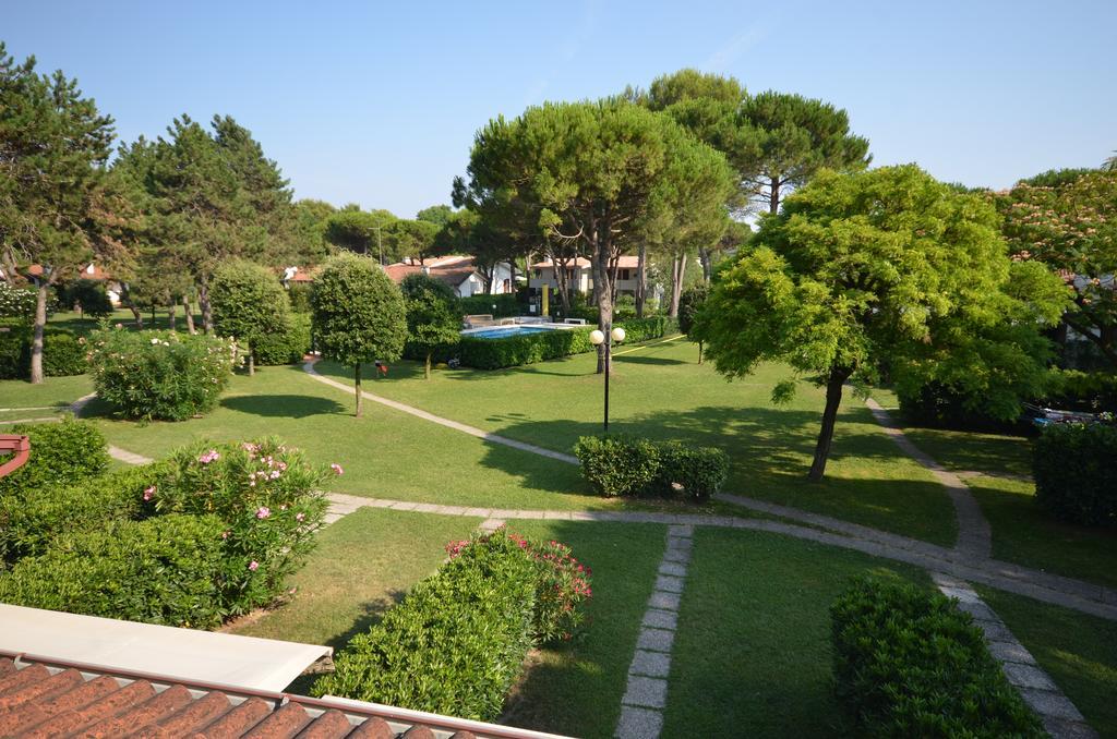 Villaggio Club Dei Pini Bibione Buitenkant foto